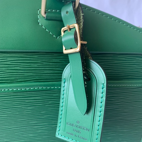 ❤️❤️SOLD❤️❤️Louis Vuitton Rivera bag - Picture 4 of 16